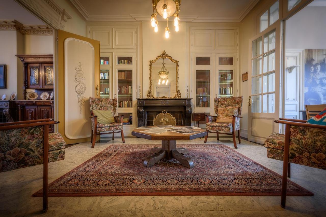 ホテル Talbot House ポペリンゲ エクステリア 写真