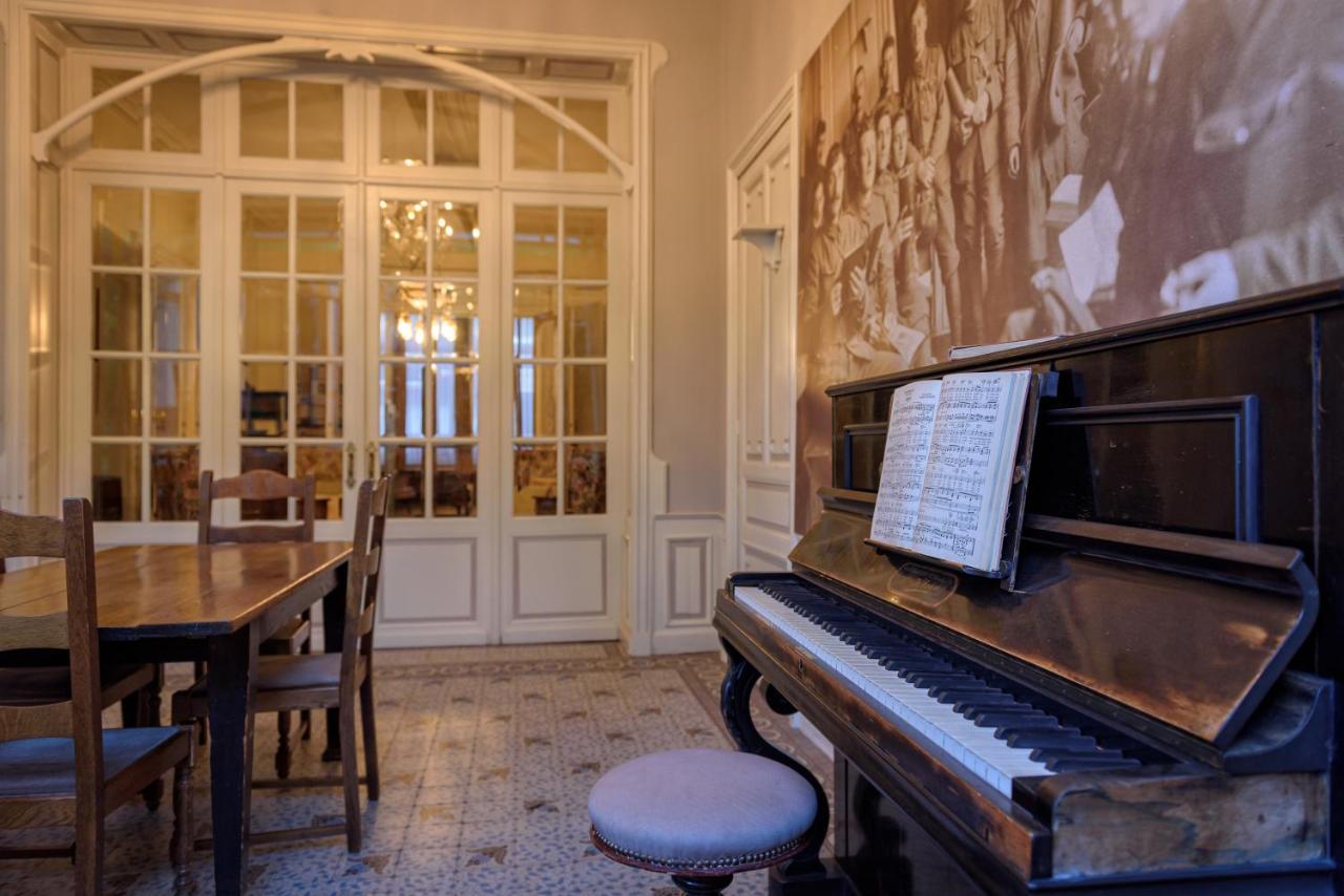 ホテル Talbot House ポペリンゲ エクステリア 写真