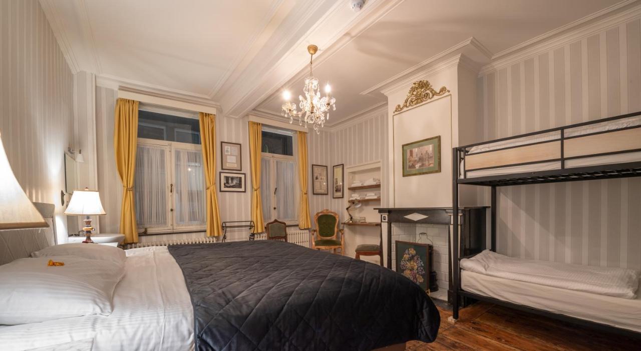 ホテル Talbot House ポペリンゲ エクステリア 写真
